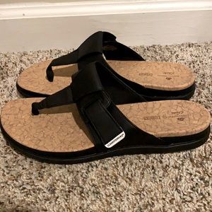 Clarks Women step June Reef Ballet flats Size 7.5 .black and brown.